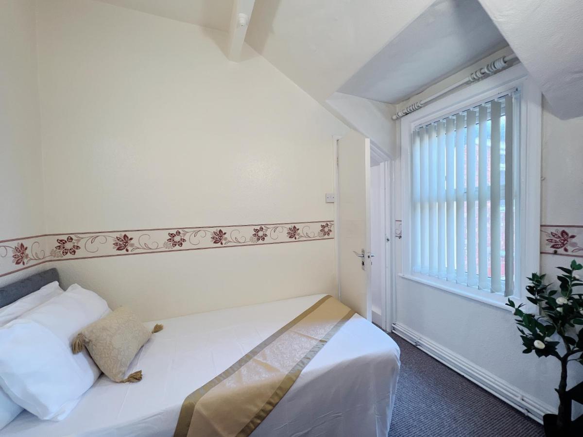 Lily Hotel Blackpool Exterior photo
